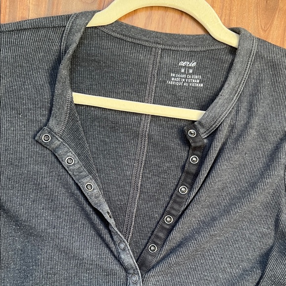 Aerie Dark Gray Long Sleeve Tee - Picture 3 of 4